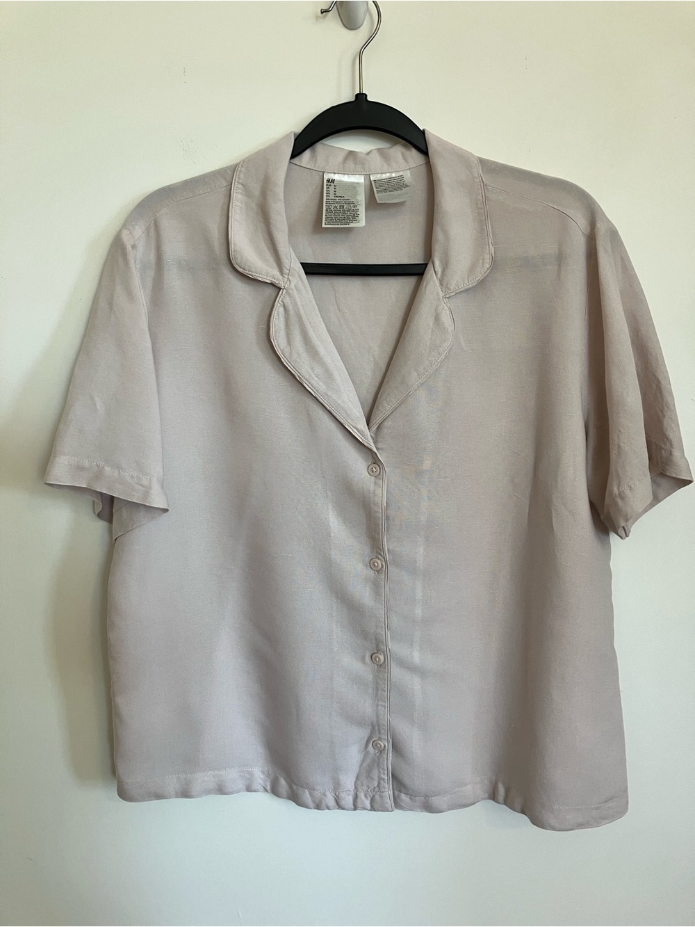 H&M Short-Sleeve Button-Down Top in Light Blush Pink